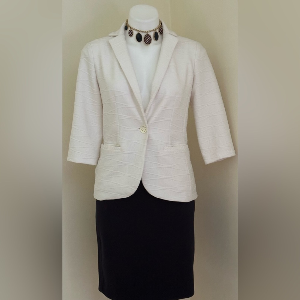 JOSEPH RIBKOFF ICream 1  Button Blazer 3/4th Sleeves. With Small Pockets. Sz 6